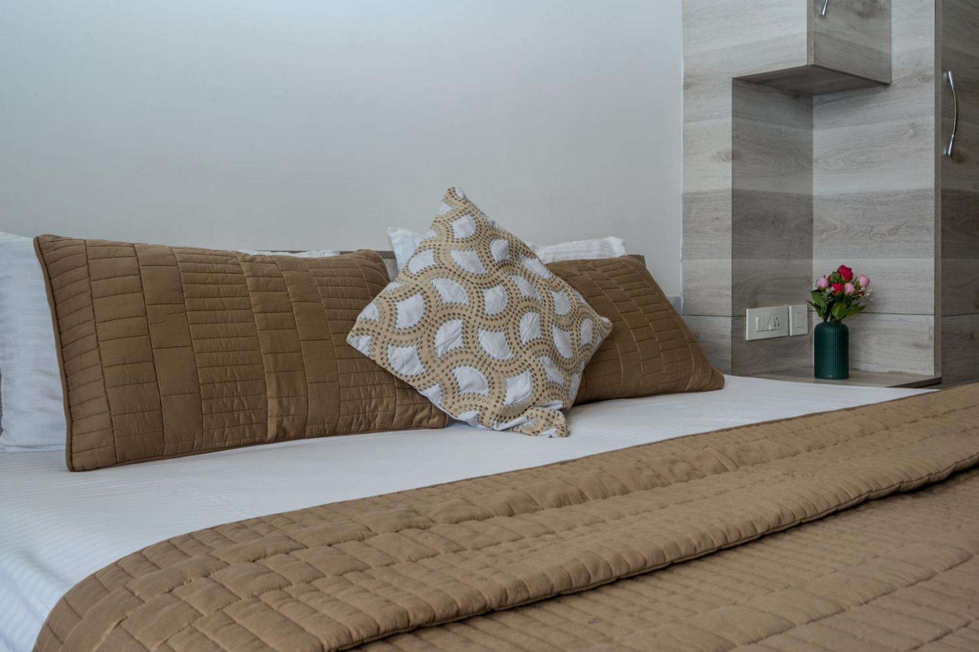Stay Studio Hotel & Residences Gurgaon Exterior photo