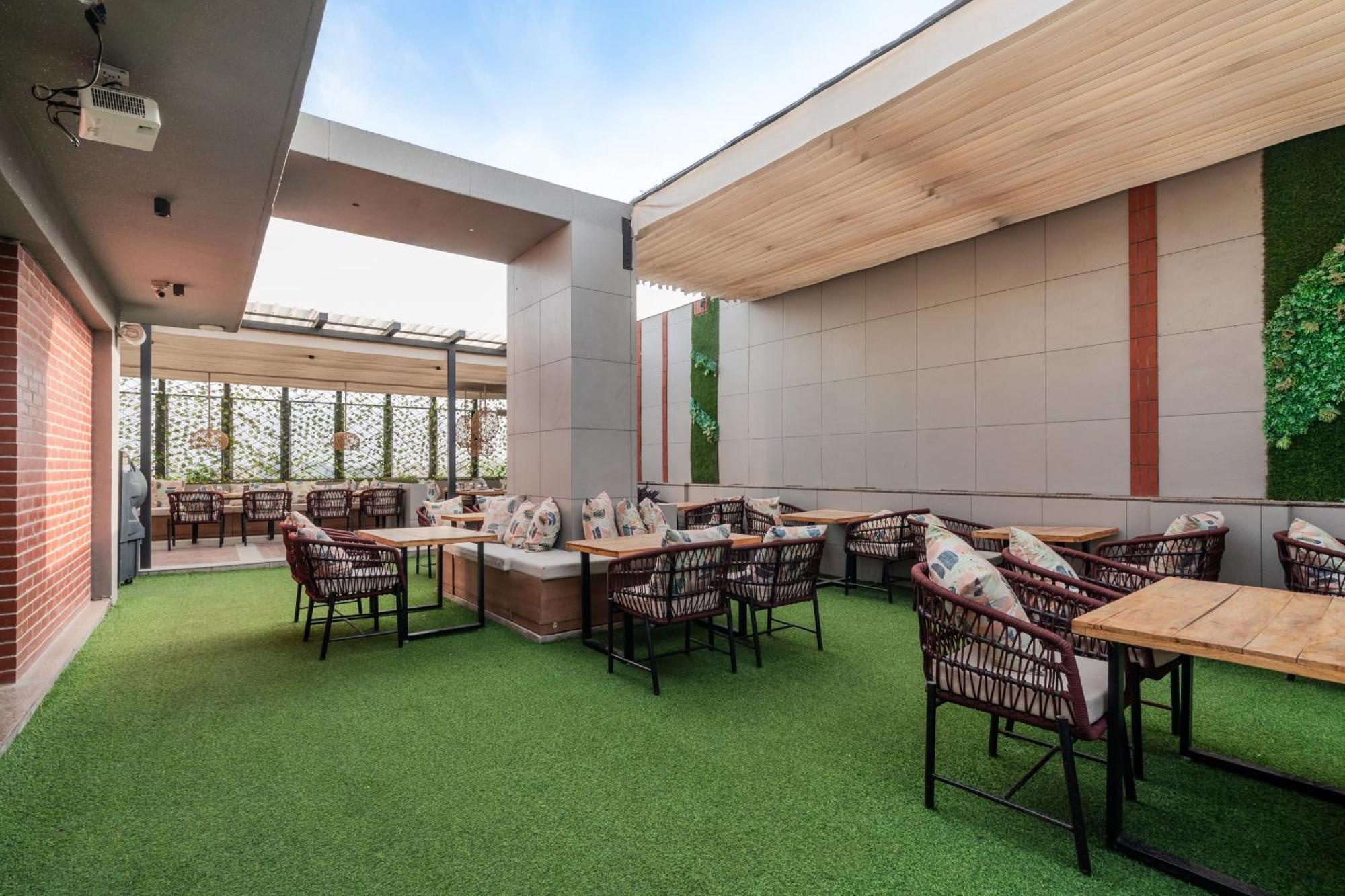 Stay Studio Hotel & Residences Gurgaon Exterior photo